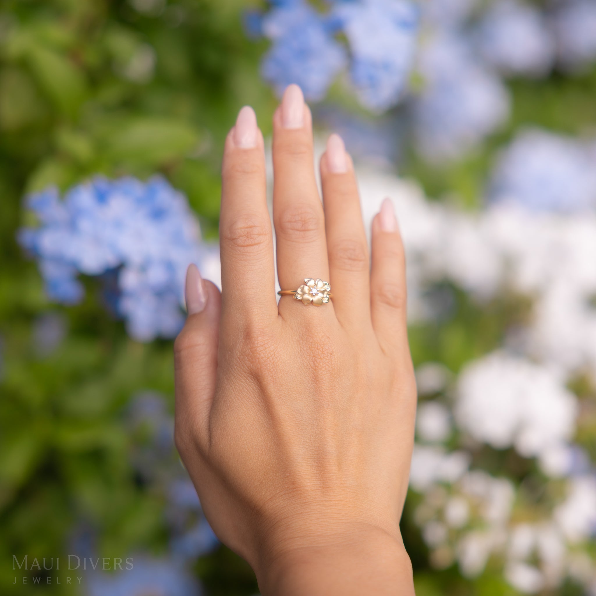 Nāʻū Ring in Gold with Diamond - 10mm
