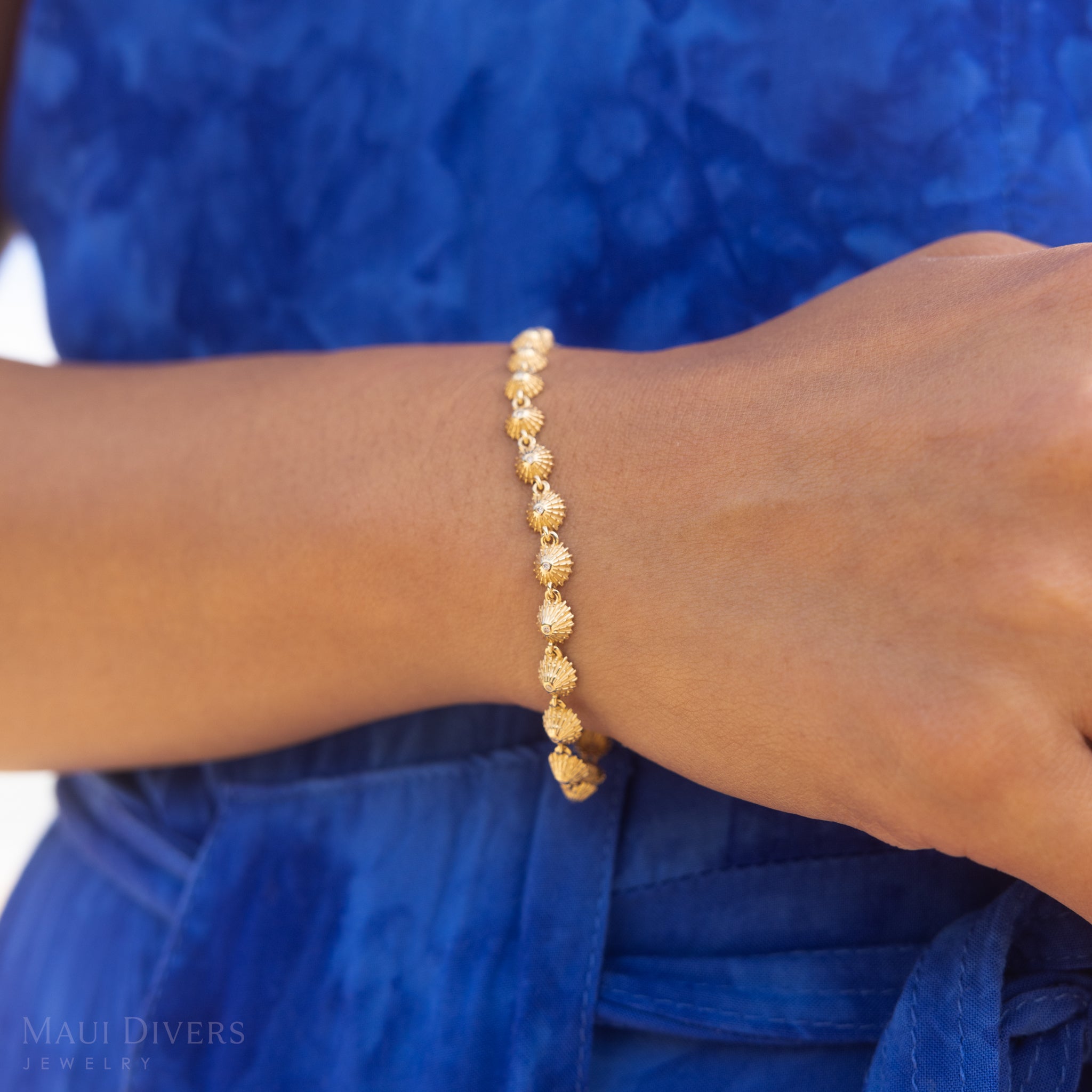 7-8.5" Adjustable ʻOpihi Bracelet in Gold with Diamonds