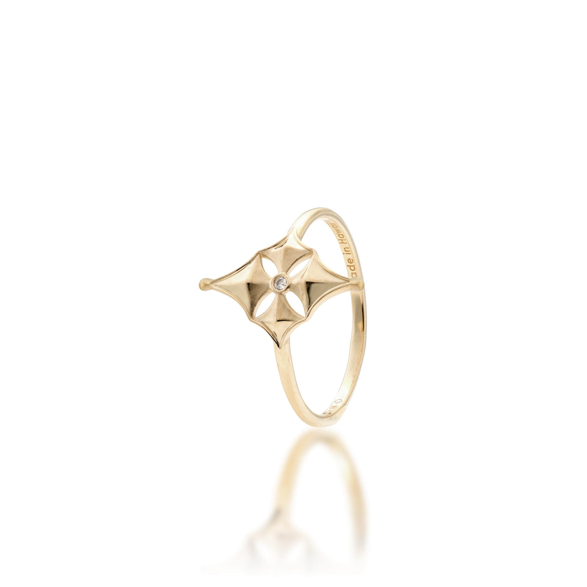 16mm Hawaiian Quilted Star Ring in 14k Yellow Gold with Diamond on a white background