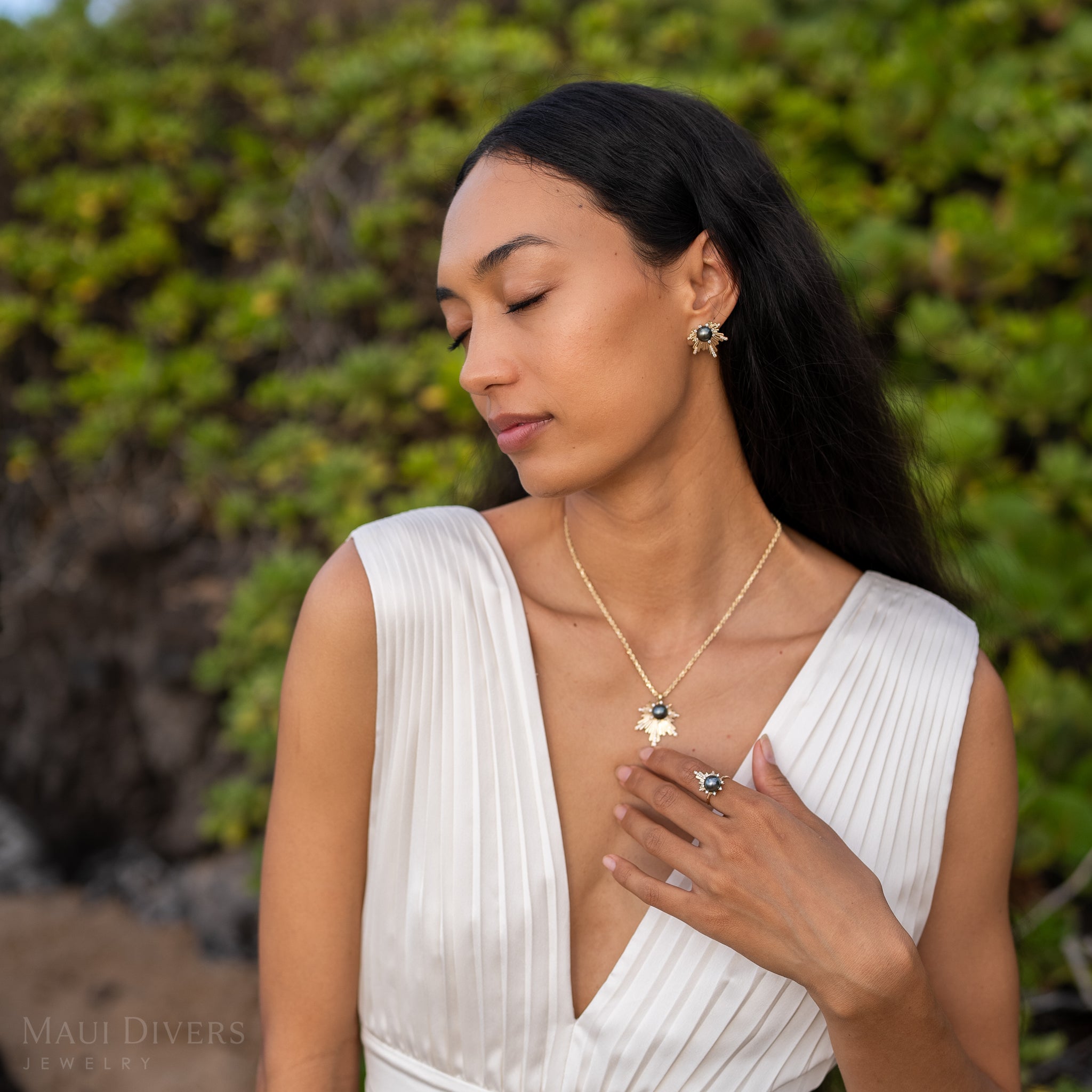 E Hoʻāla schwarze Tahiti-Perlenohrringe in Gold mit Diamanten – 23 mm