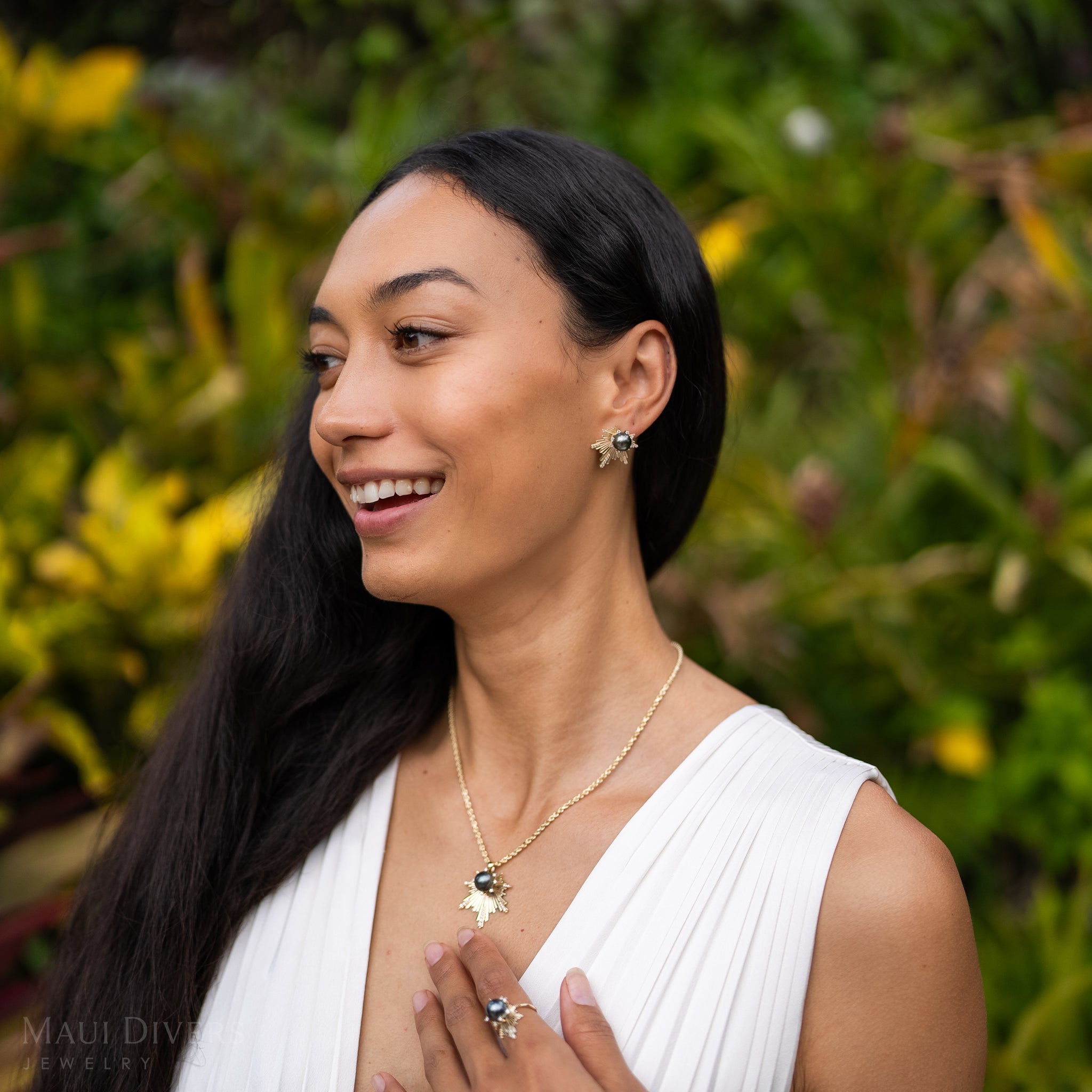 E Hoʻāla schwarze Tahiti-Perlenohrringe in Gold mit Diamanten – 23 mm