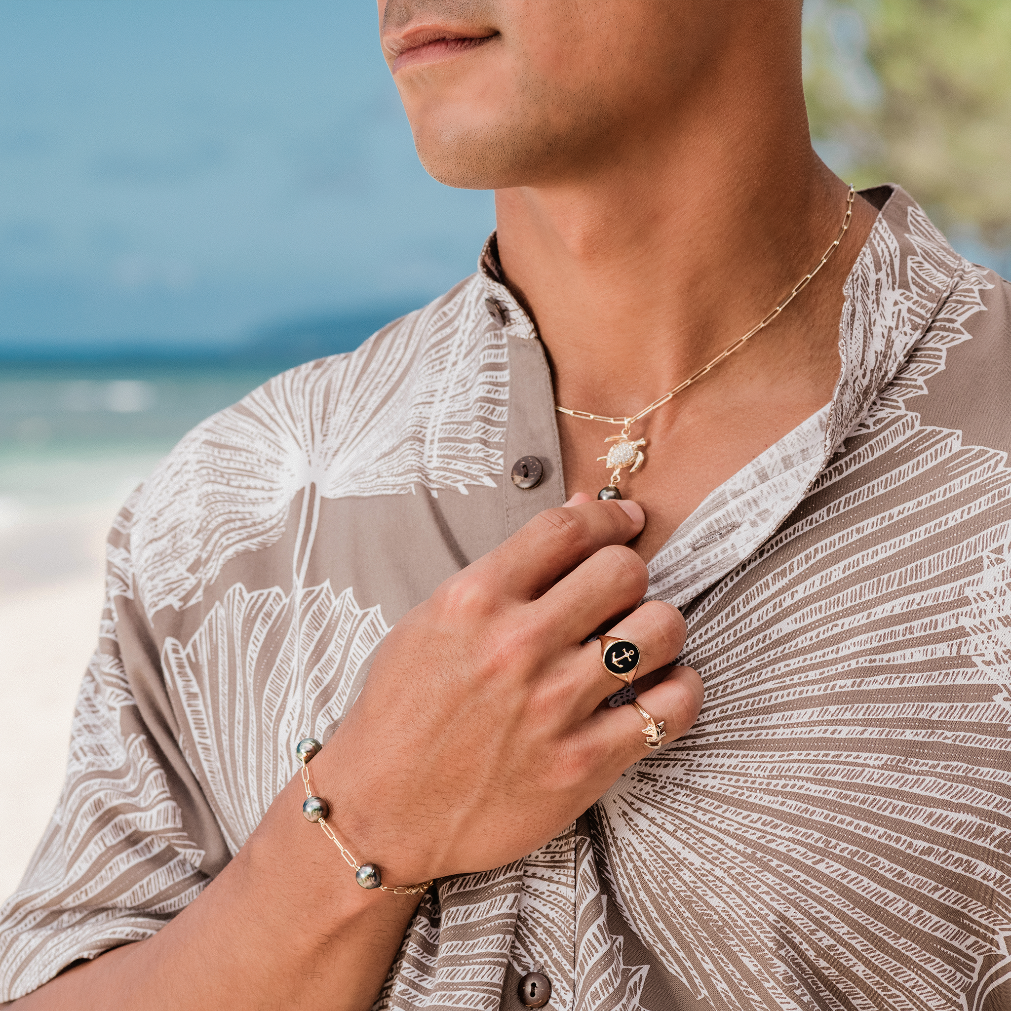 7.5-8" Paperclip Chain Tahitian Black Pearl Bracelet in Gold - 9-10mm