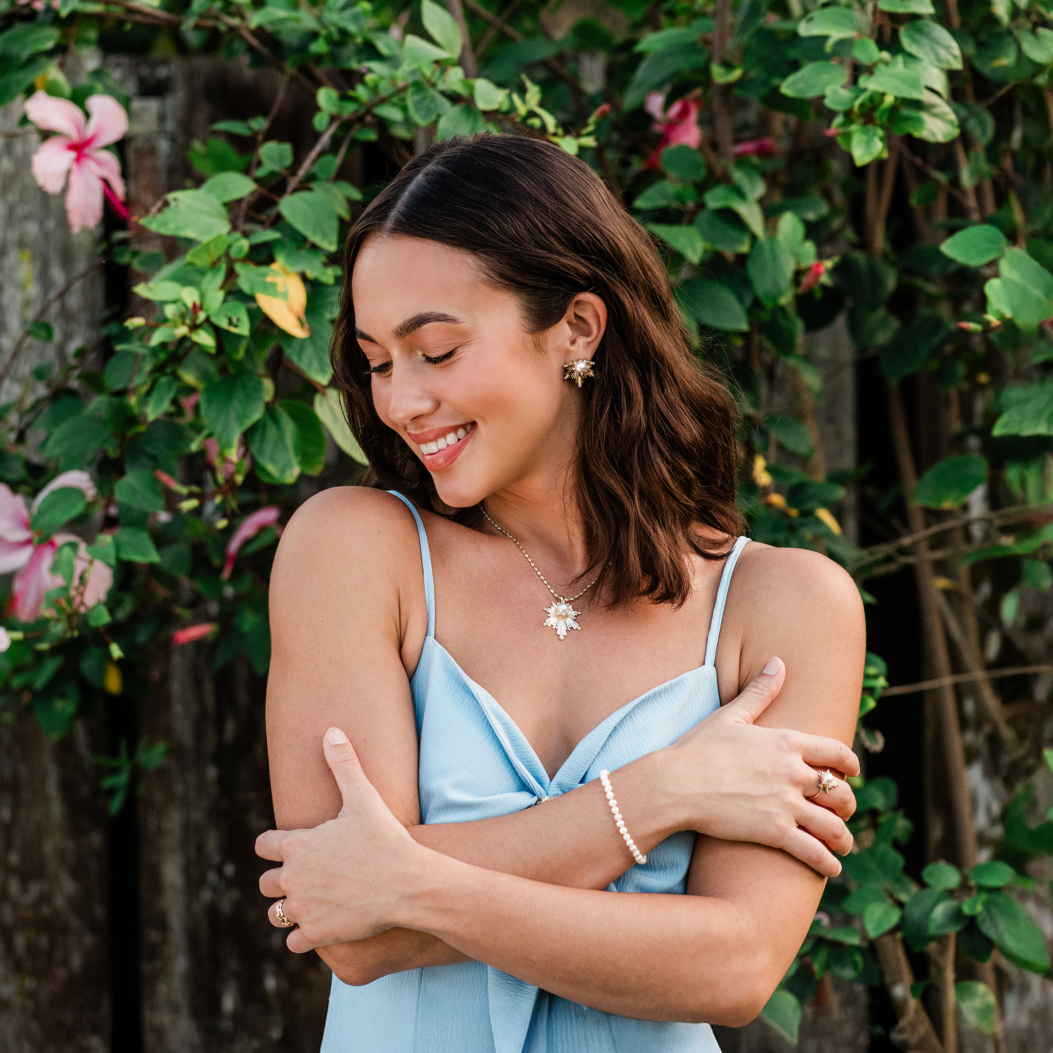 E Hoʻāla Akoya White Pearl Earrings in Gold with Diamonds - 23mm