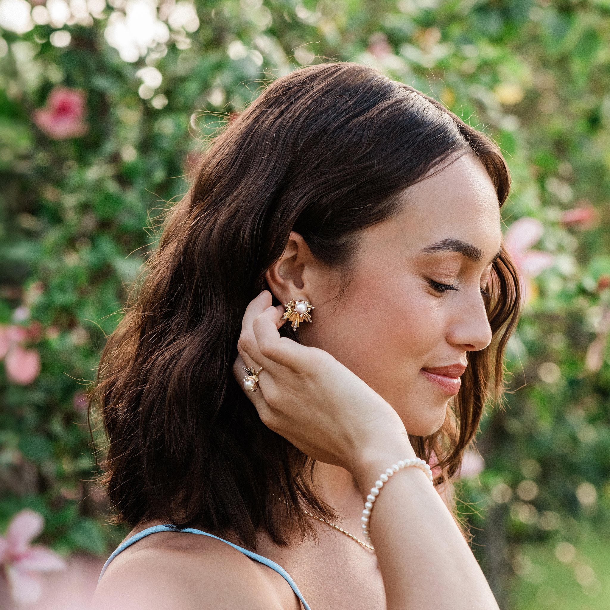 E Hoʻāla Akoya White Pearl Earrings in Gold with Diamonds - 23mm