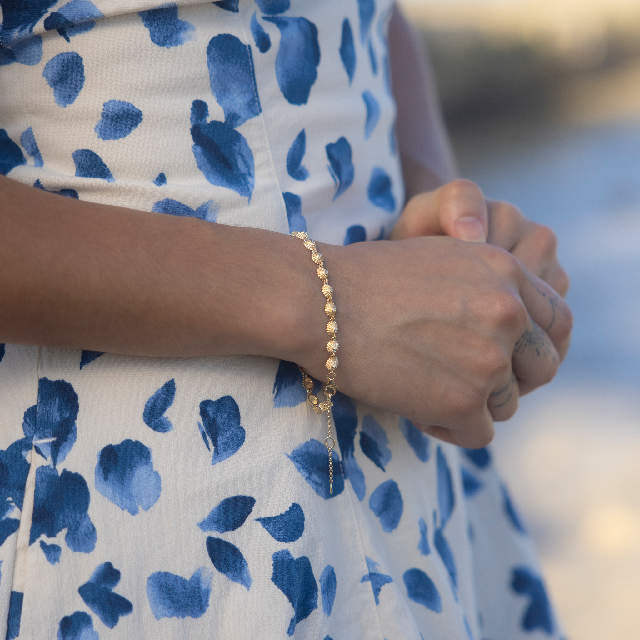 7-8.5" Adjustable ʻOpihi Bracelet in Gold with Diamonds