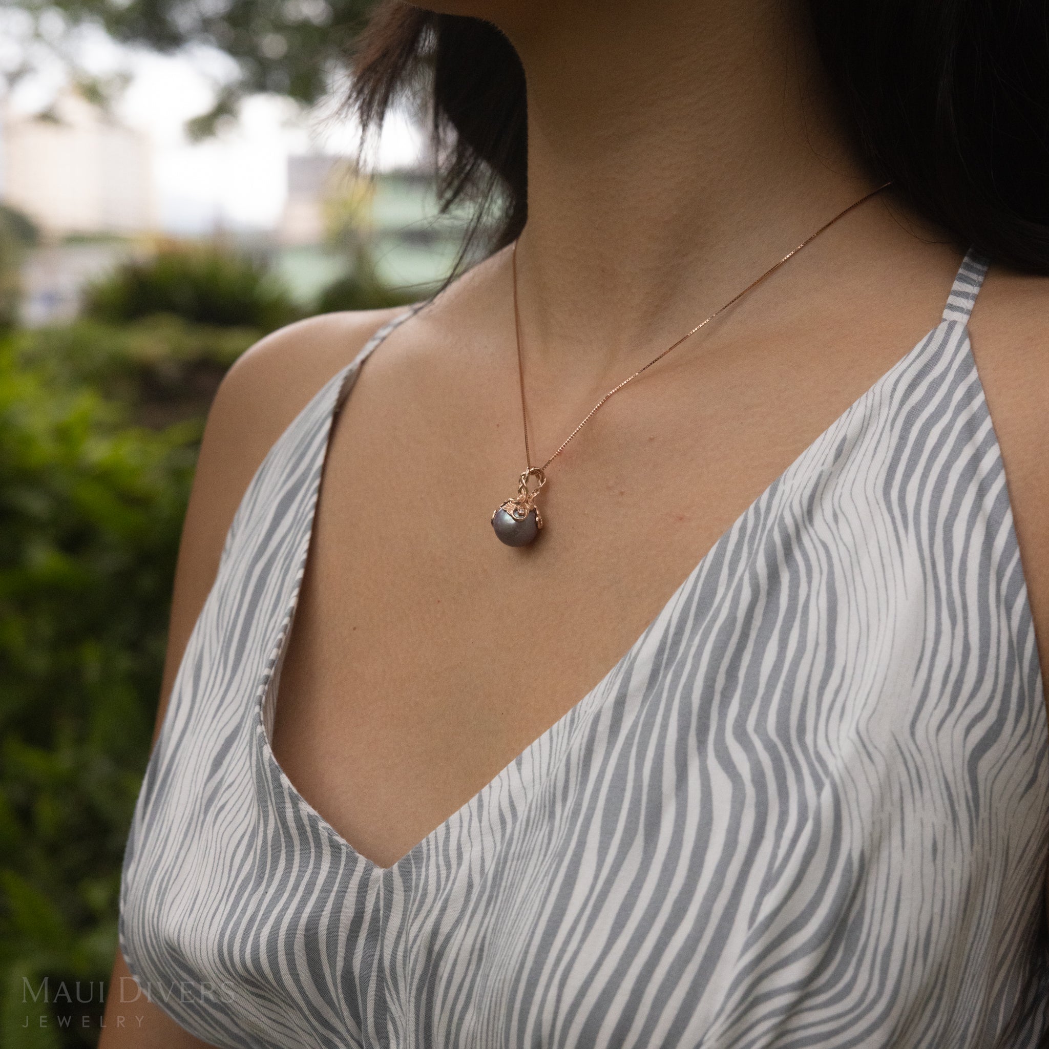 Living Heirloom Ultravioletter Süßwasserperlen-Anhänger in Roségold mit Diamanten – 12–13 mm
