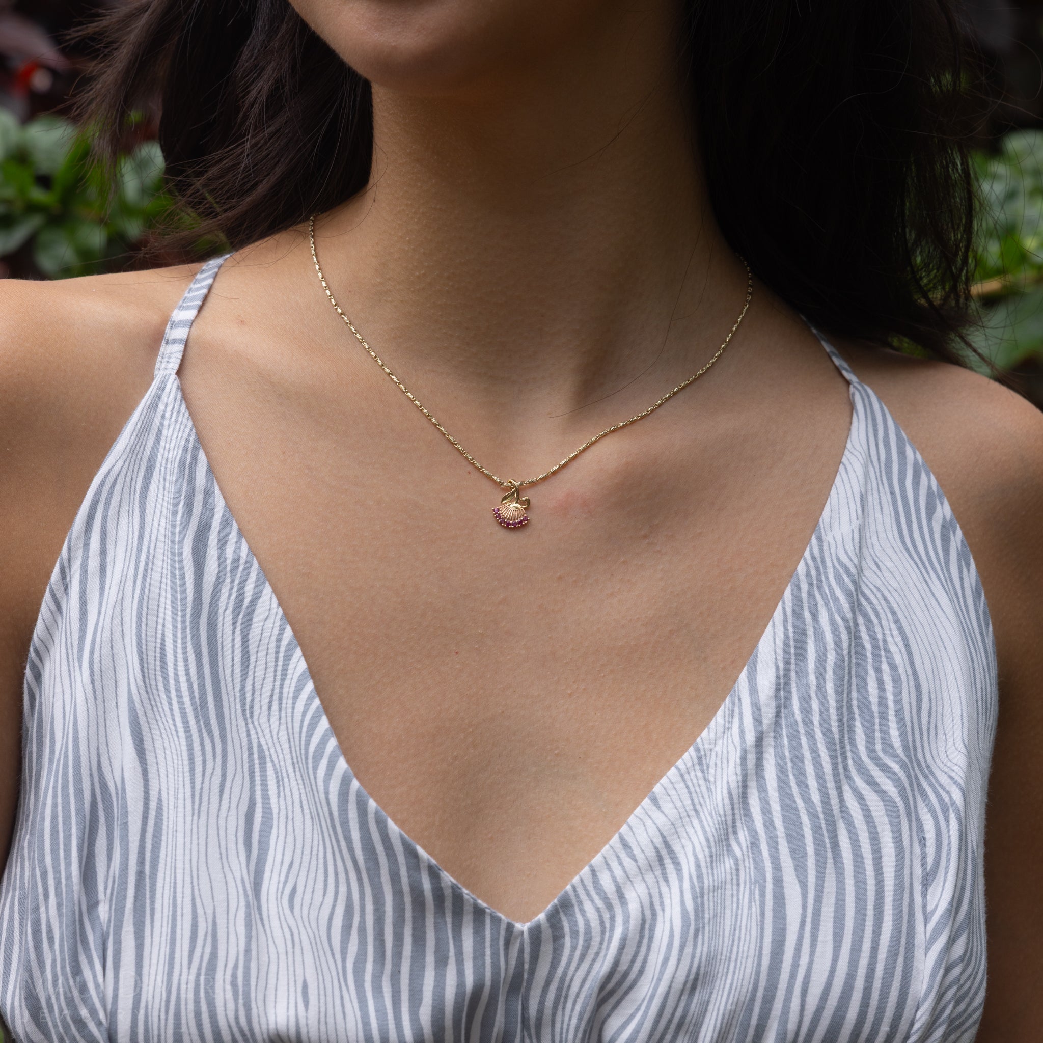 ʻŌhiʻa Lehua Ruby Pendant in Two Tone Gold - 15mm