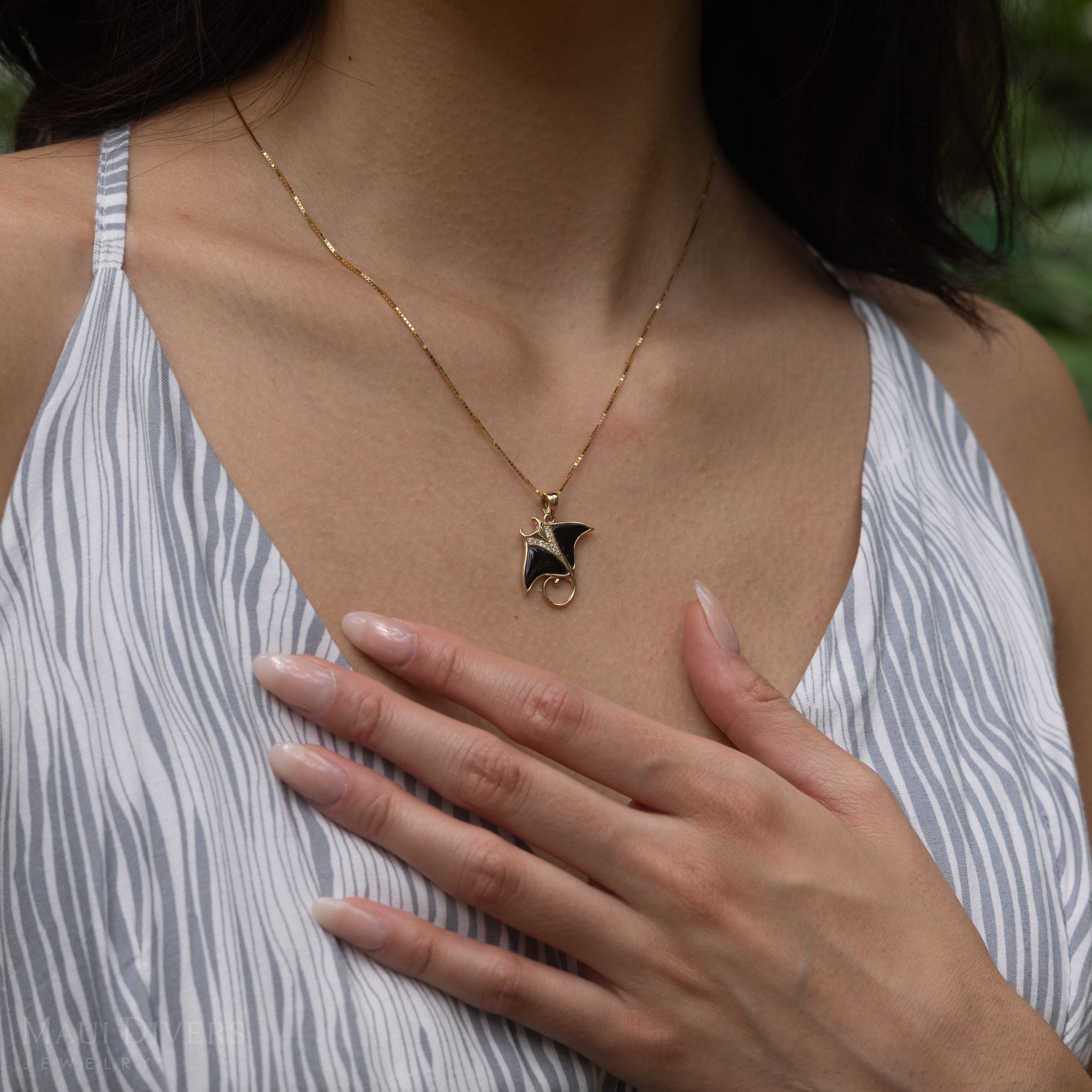 Sealife Manta Ray Black Coral Anhänger in Gold mit Diamanten – 21 mm