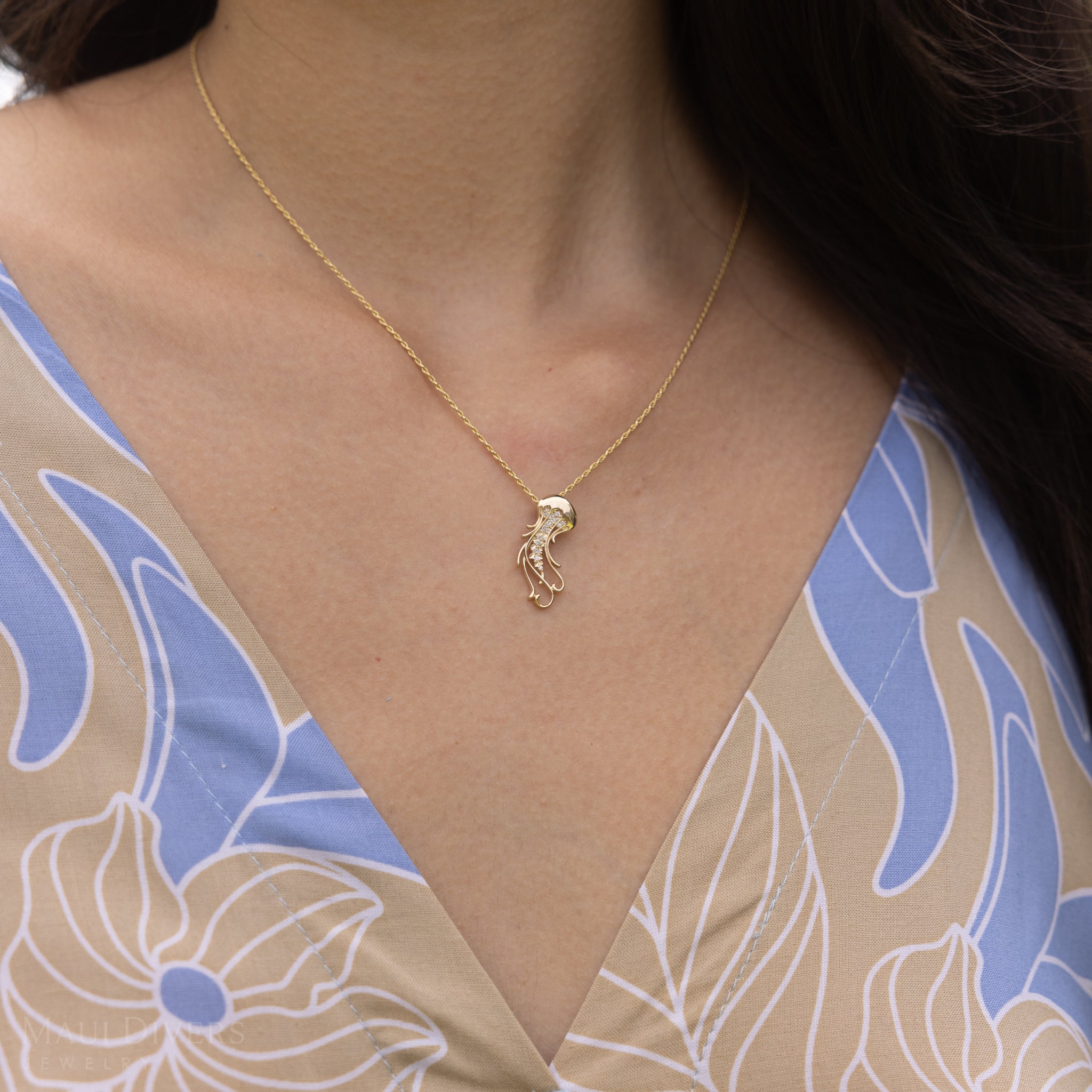 Ocean Dance Jellyfish-Anhänger in Gold mit Diamanten – 24 mm