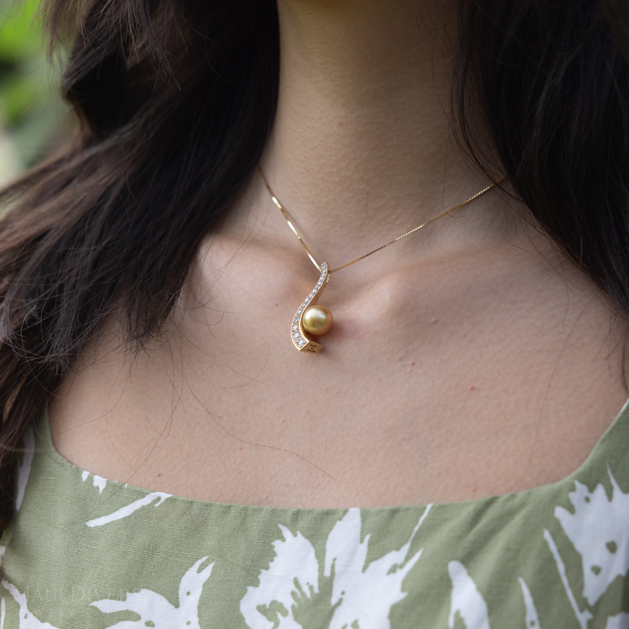 South Sea Gold Pearl Pendant in Gold with Diamonds - 11-12mm