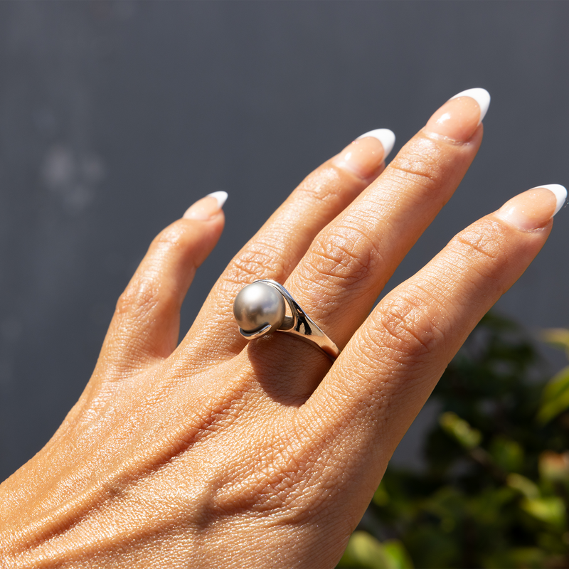 Tahitian Black Pearl Ring in White Gold - 10-11mm