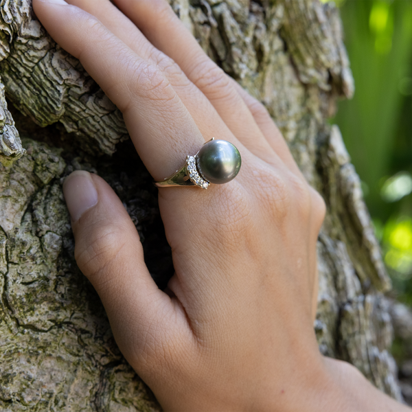 Anneau de perle noir tahitien en or avec des diamants - 12-13 mm