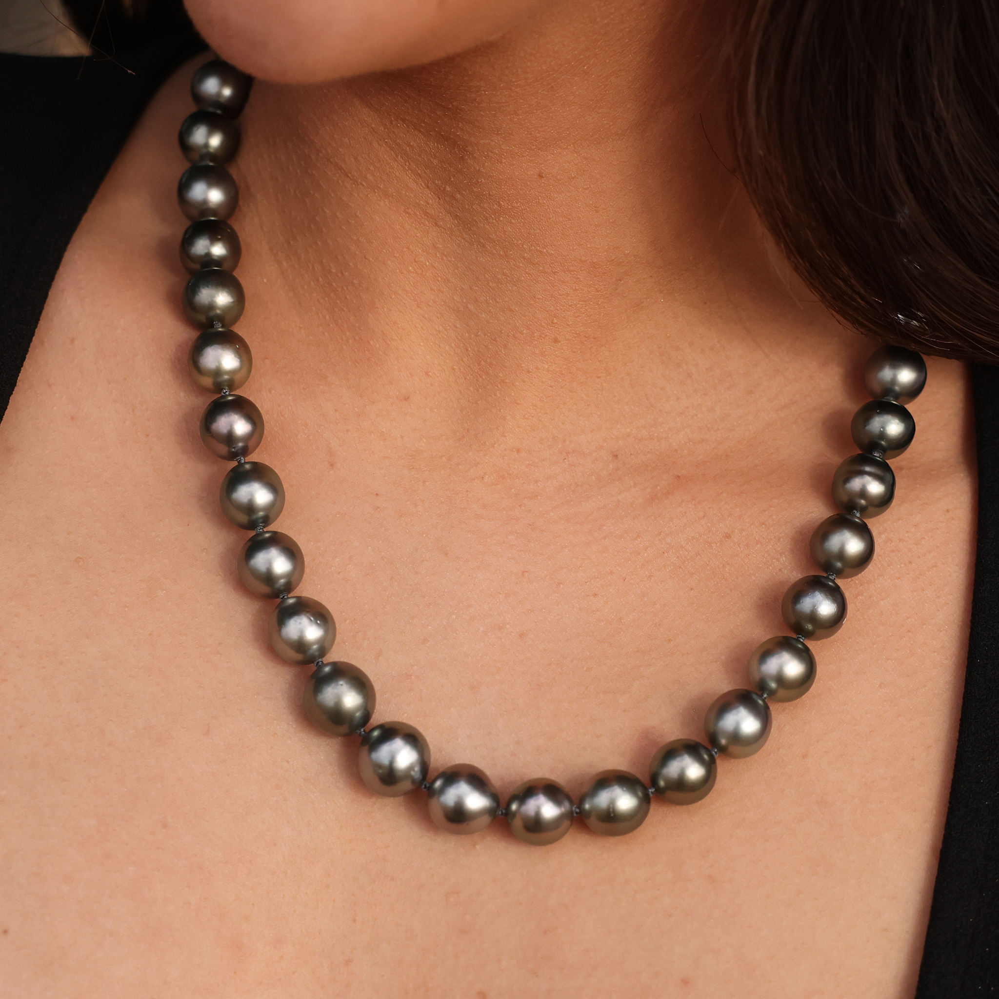 18-19" Tahitian Black Pearl Strand with Gold Clasp - 10-12mm