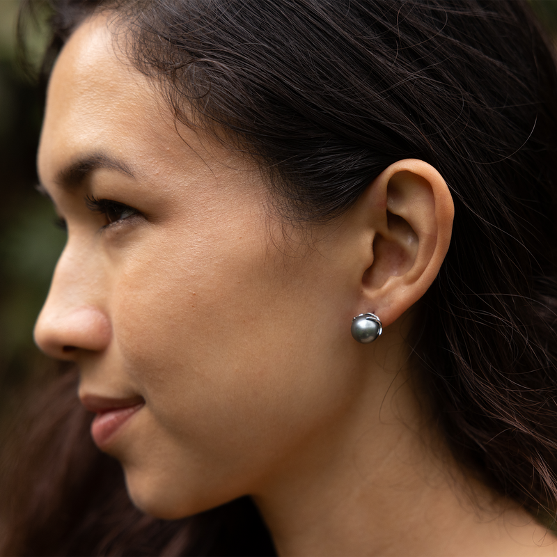 Heritage Tahitian Black Pearl Earrings in White Gold - 9-10mm