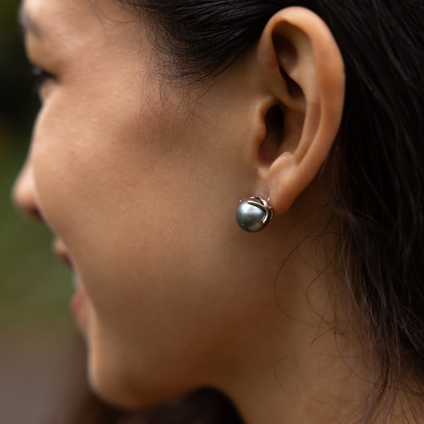 Heritage Tahitian Black Pearl Earrings in White Gold - 9-10mm