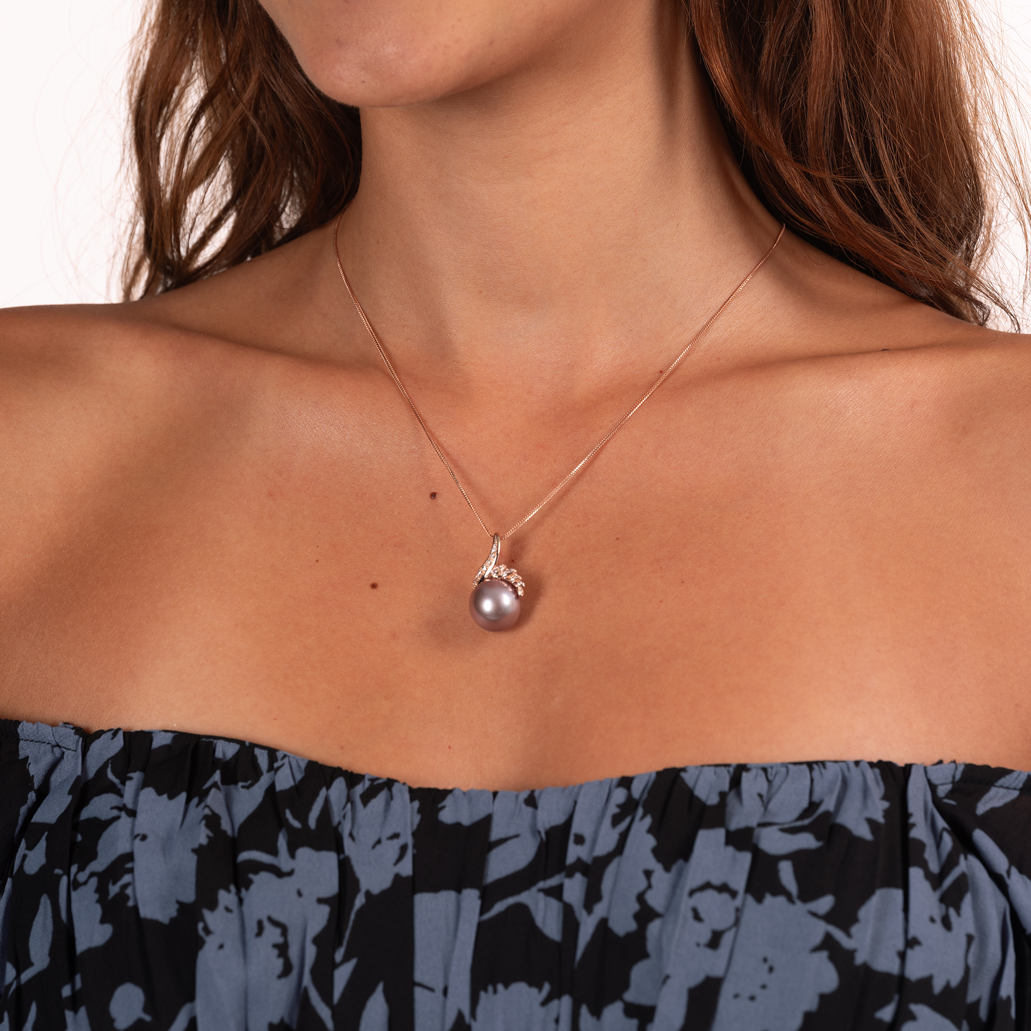 Lila Süßwasserperlen-Anhänger in Roségold mit Diamanten – 13–14 mm