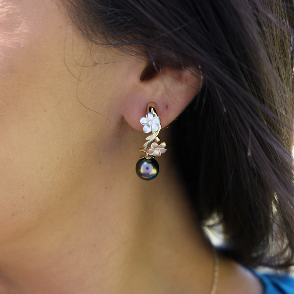 Pearls in Bloom Plumeria Schwarze Tahiti-Perlenohrringe in dreifarbigem Gold mit Diamanten – 23 mm
