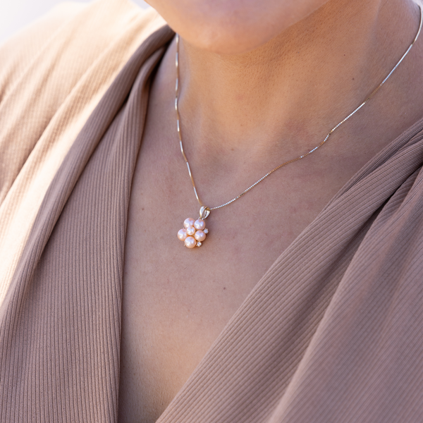 Tiny Bubbles Pfirsich-Süßwasserperlen-Anhänger in Gold mit Diamanten