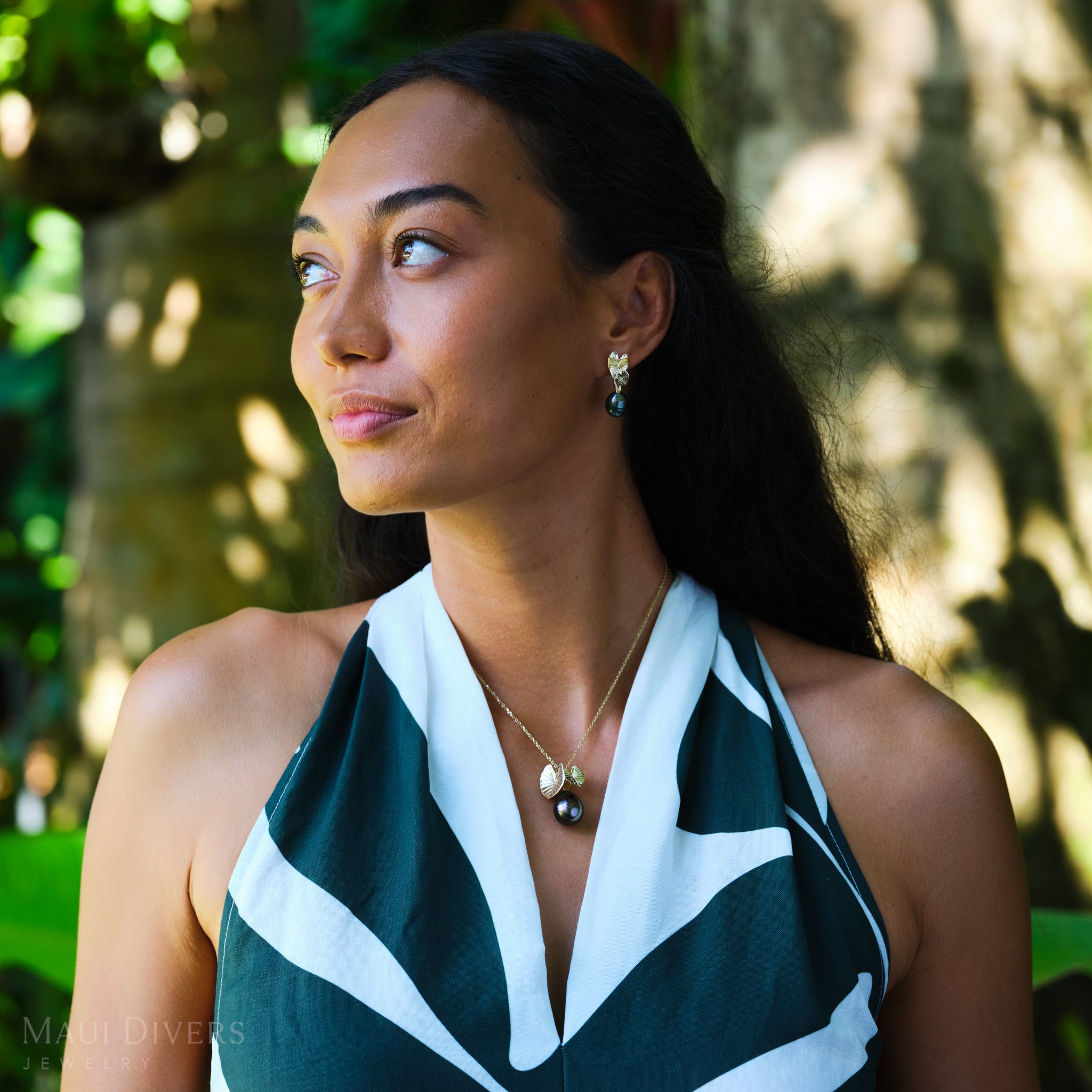 Kalo Circle Tahitian Black Pearl Pendant in Gold - 12-15mm