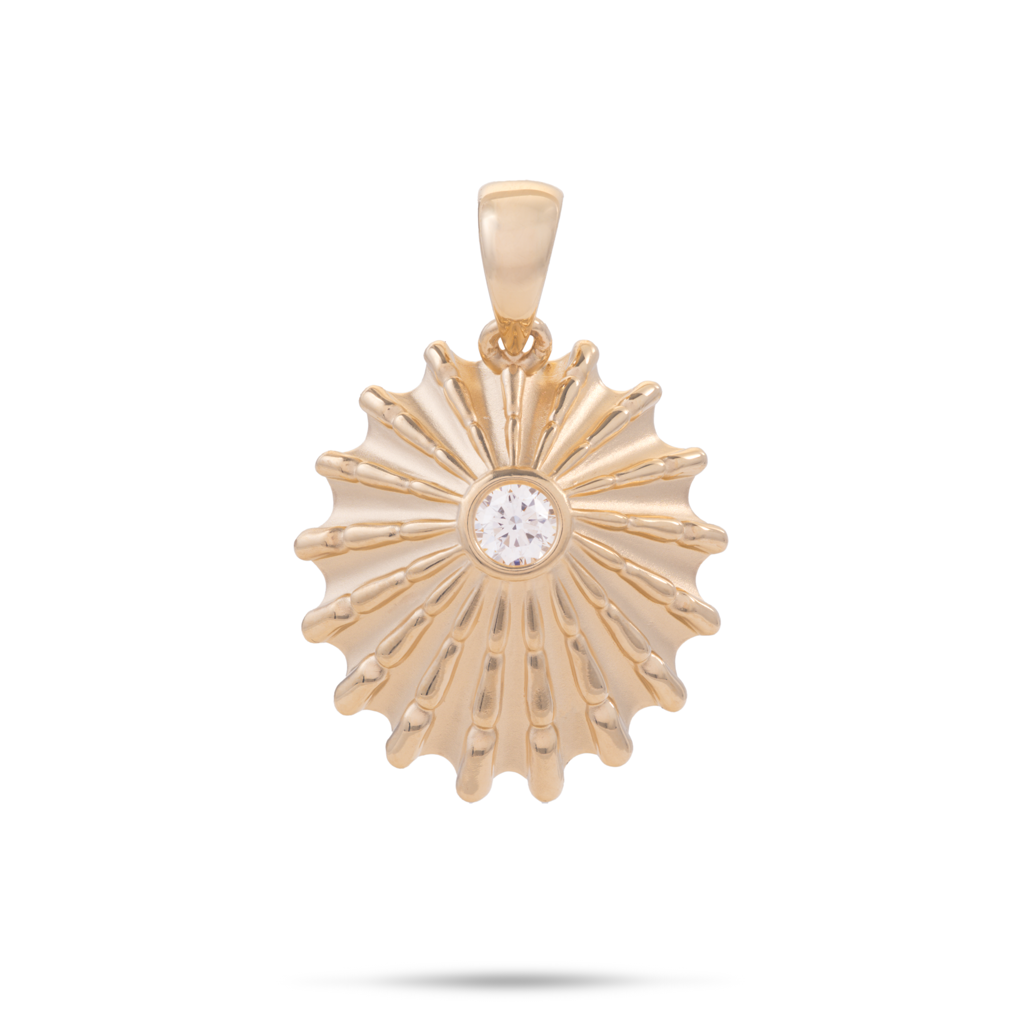 ʻOpihi Pendant in Gold with Lab Grown Diamond - 25mm
