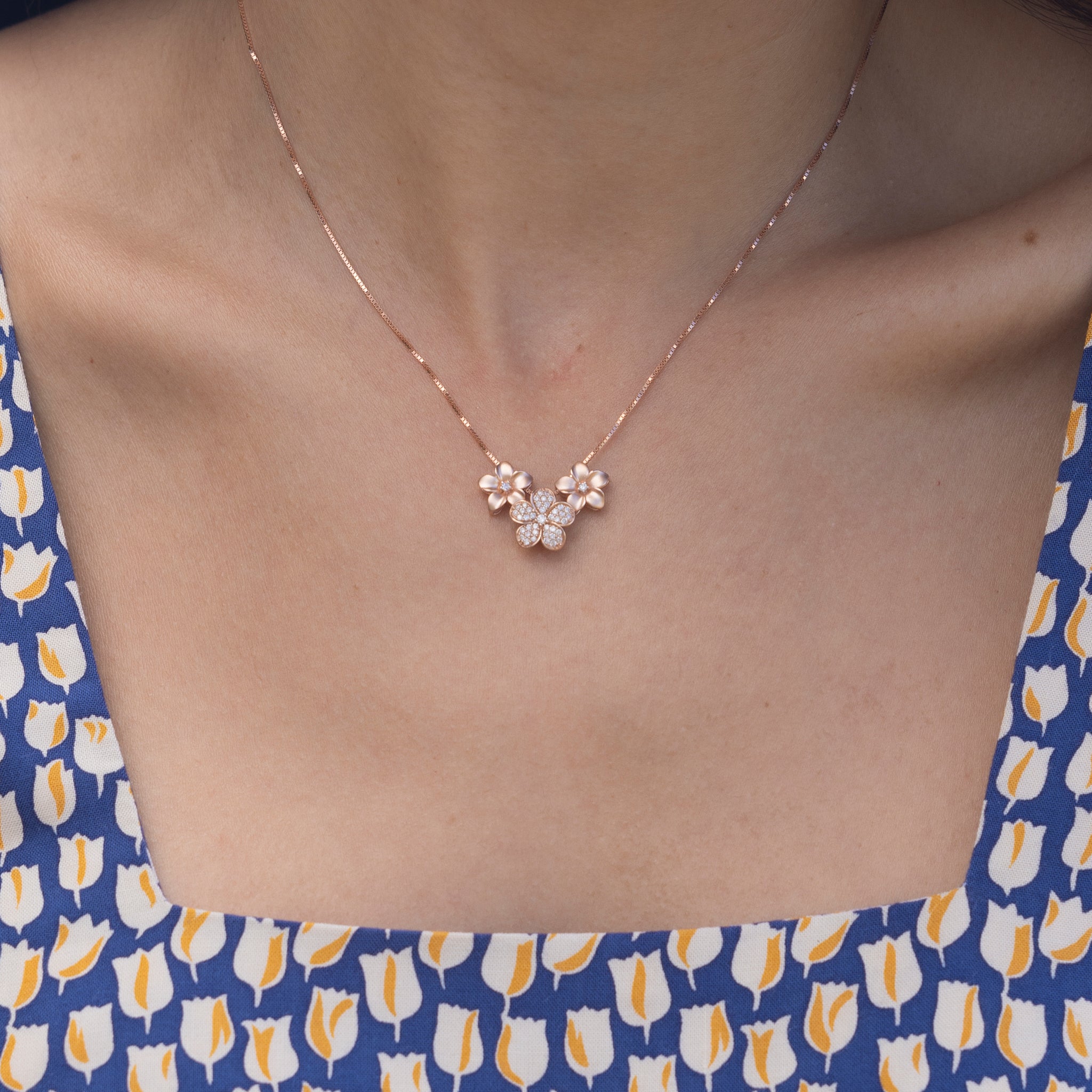 Plumeria Pendant in Rose Gold with Diamond - 9mm
