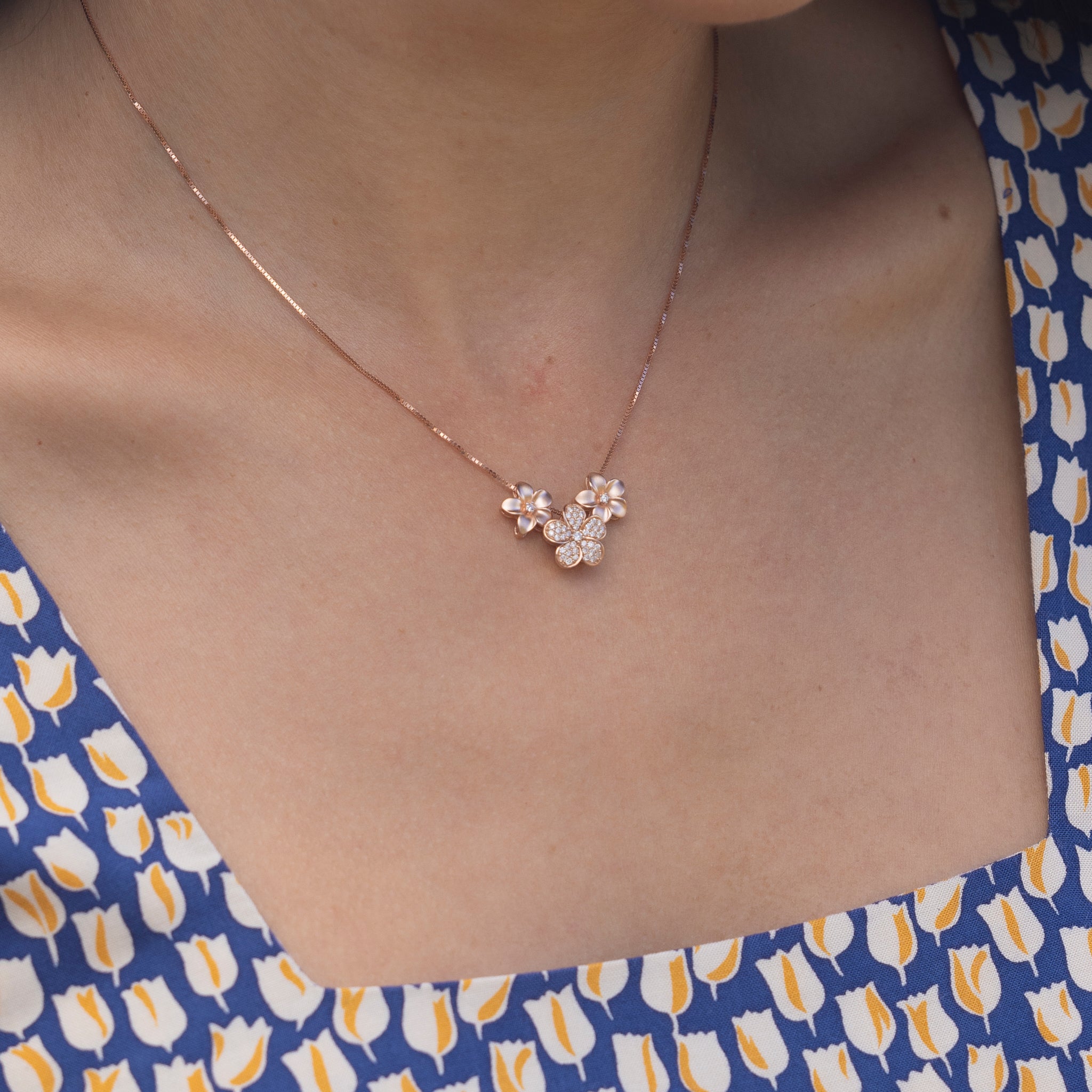 Plumeria Pendant in Rose Gold with Diamond - 9mm