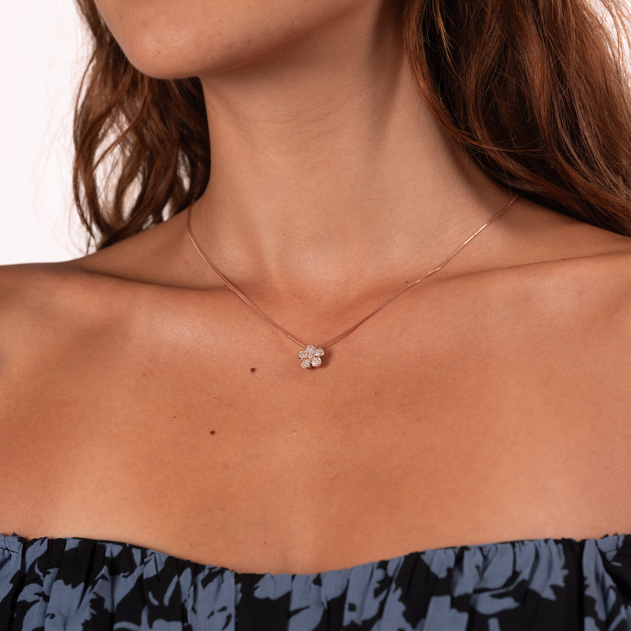 Plumeria-Anhänger in Roségold mit Diamanten – 11 mm