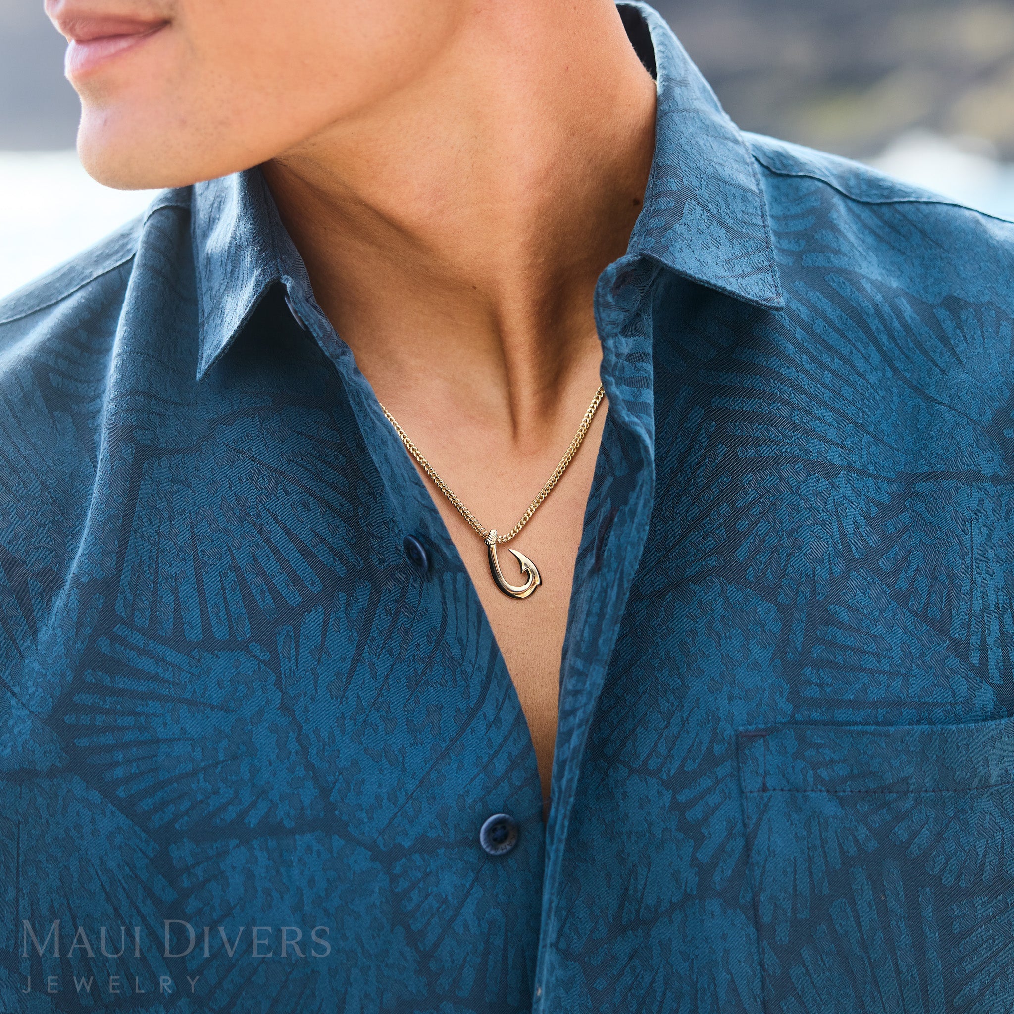Fish Hook Pendant in Gold - 24mm