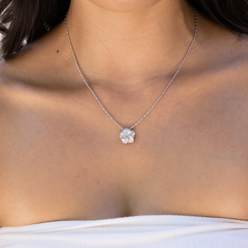 Hawaiian Gardens Hibiscus Pendant in White Gold with Diamonds - 15mm