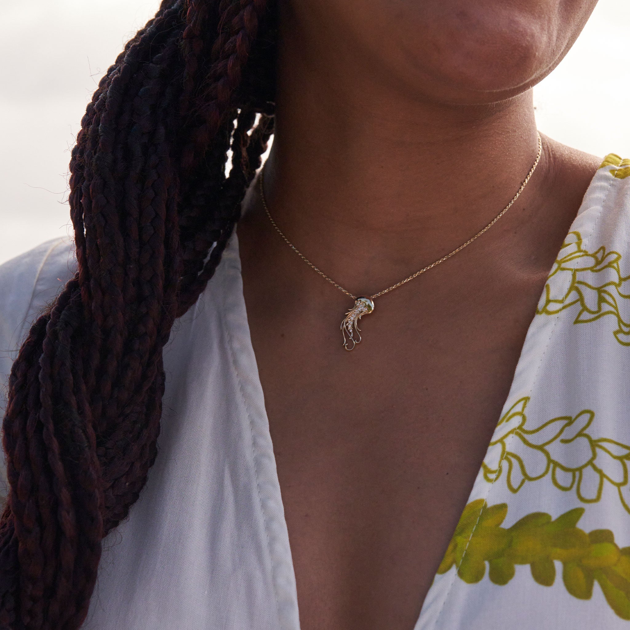 Ocean Dance Jellyfish-Anhänger in Gold mit Diamanten – 24 mm 