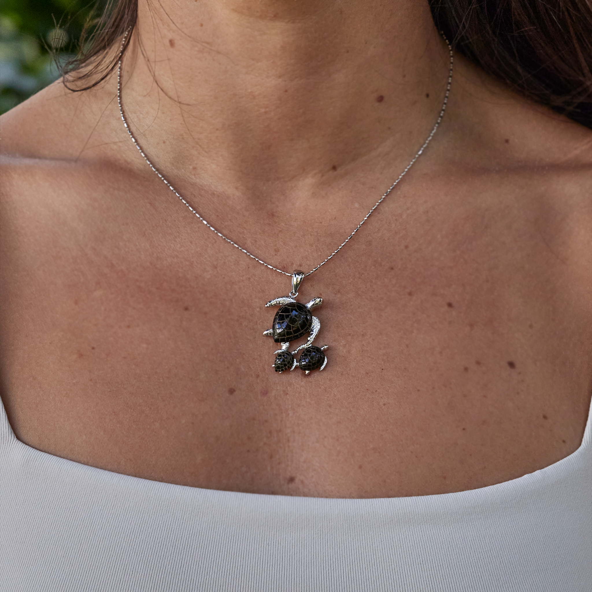 HONU Black Coral Pendant en or blanc - 31 mm