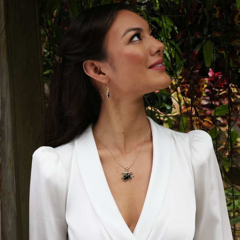 Honu Black Coral Pendant in Gold - 26mm