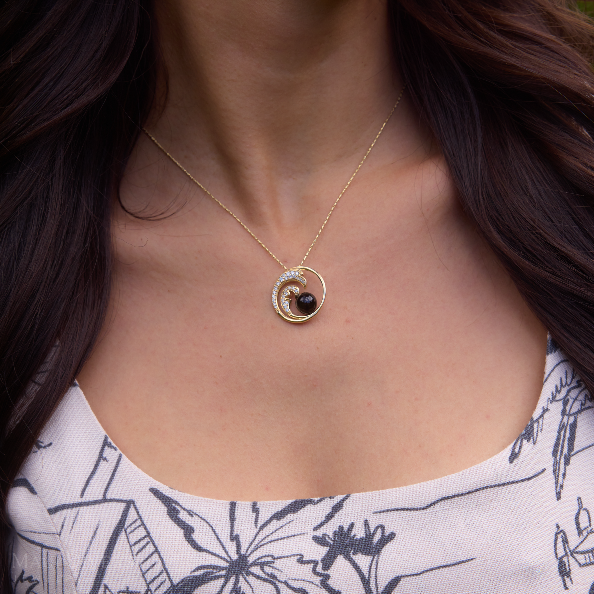 Nalu Black Coral Pendant en or avec diamants - 24 mm