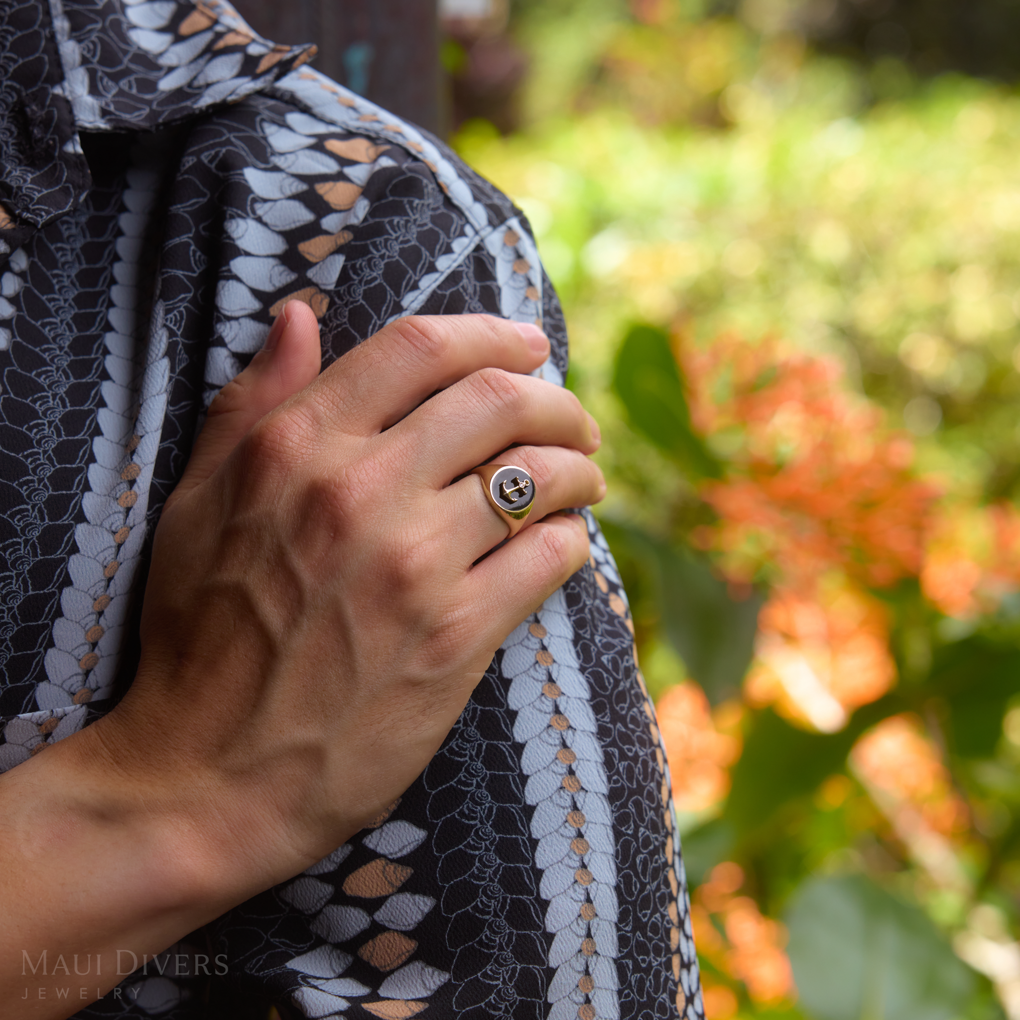 Sealife Seahorse Black Coral Ring in Gold mit Diamanten – 15 mm