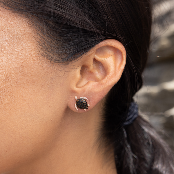 Honu Black Coral Ohrringe in Roségold – 12 mm