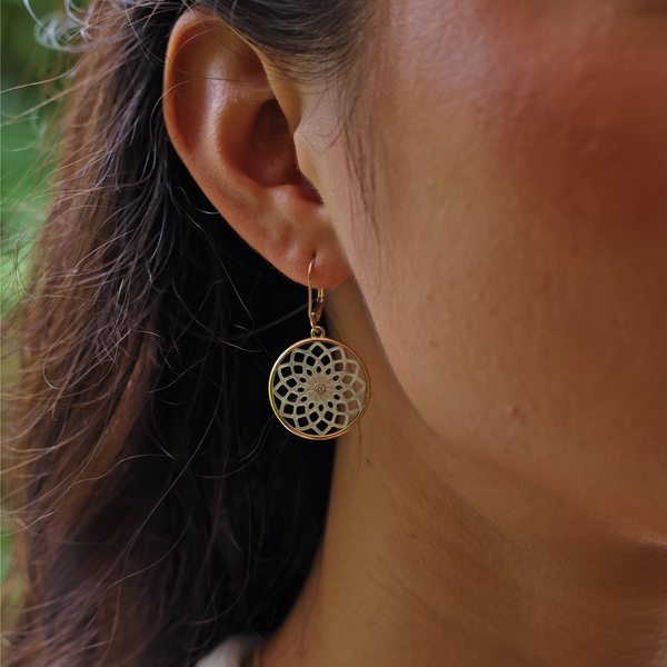 Protea Perlmutt-Ohrringe in Gold mit Diamanten - 22 mm
