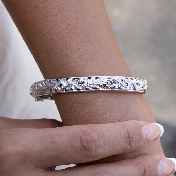 Hawaiian Heirloom Plumeria Bracelet in Sterling Silver - 8mm