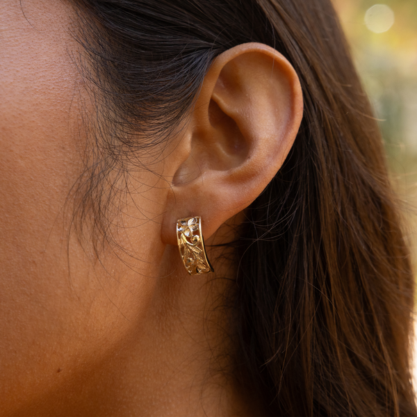 Hawaiian Heirloom Plumeria Hoop Earrings in Gold - 16mm
