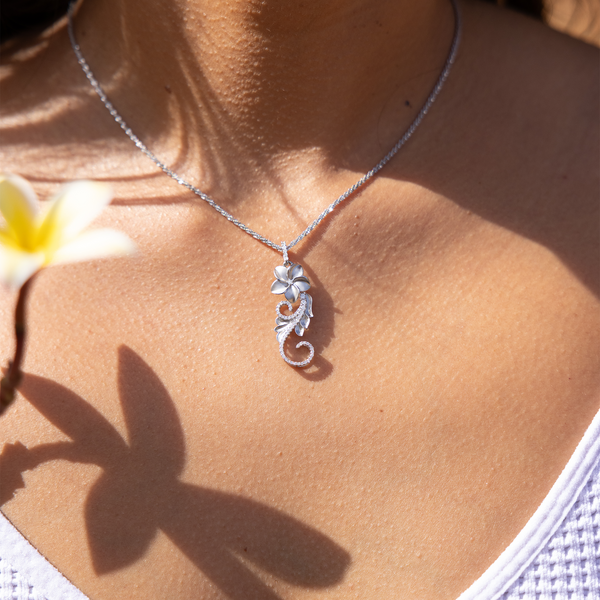 Hawaiian Heirloom Plumeria Pendant in White Gold with Diamonds - 30mm