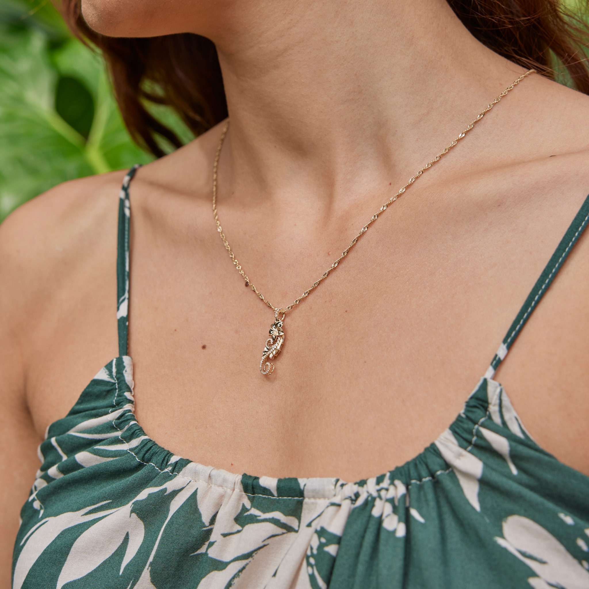Hawaiian Heirloom Plumeria Pendant in Gold with Diamonds - 20mm