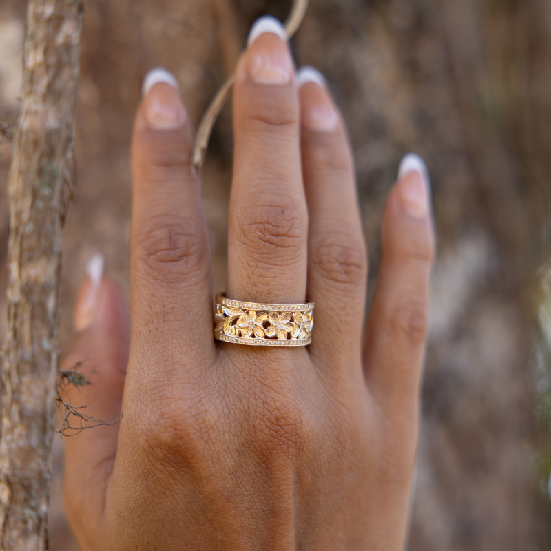 Hawaiian Heirloom Plumeria Ring in Gold with Diamonds -10mm
