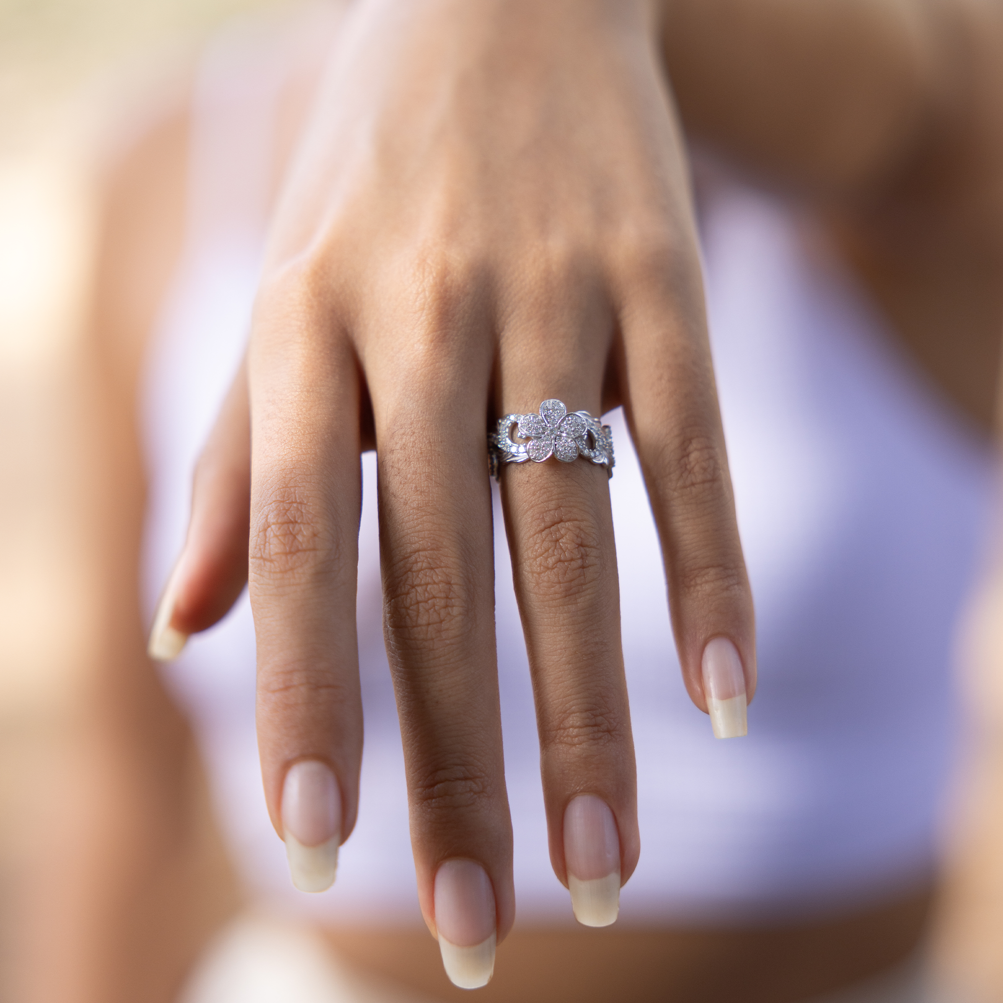 Hawaiian Heirloom Plumeria Ring in Weißgold mit Diamanten – 10 mm