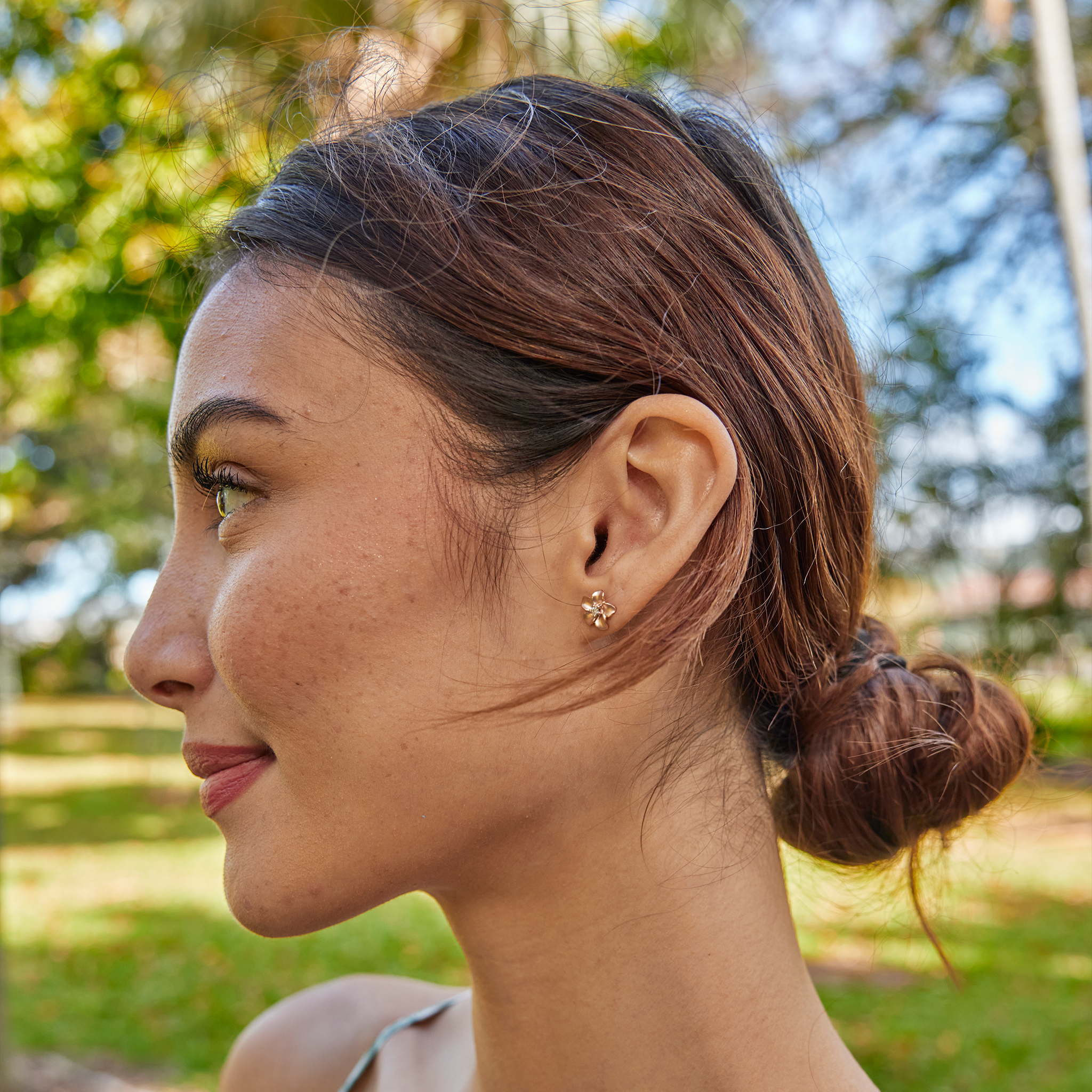 Plumeria Earrings in Rose Gold with Diamonds - 9mm