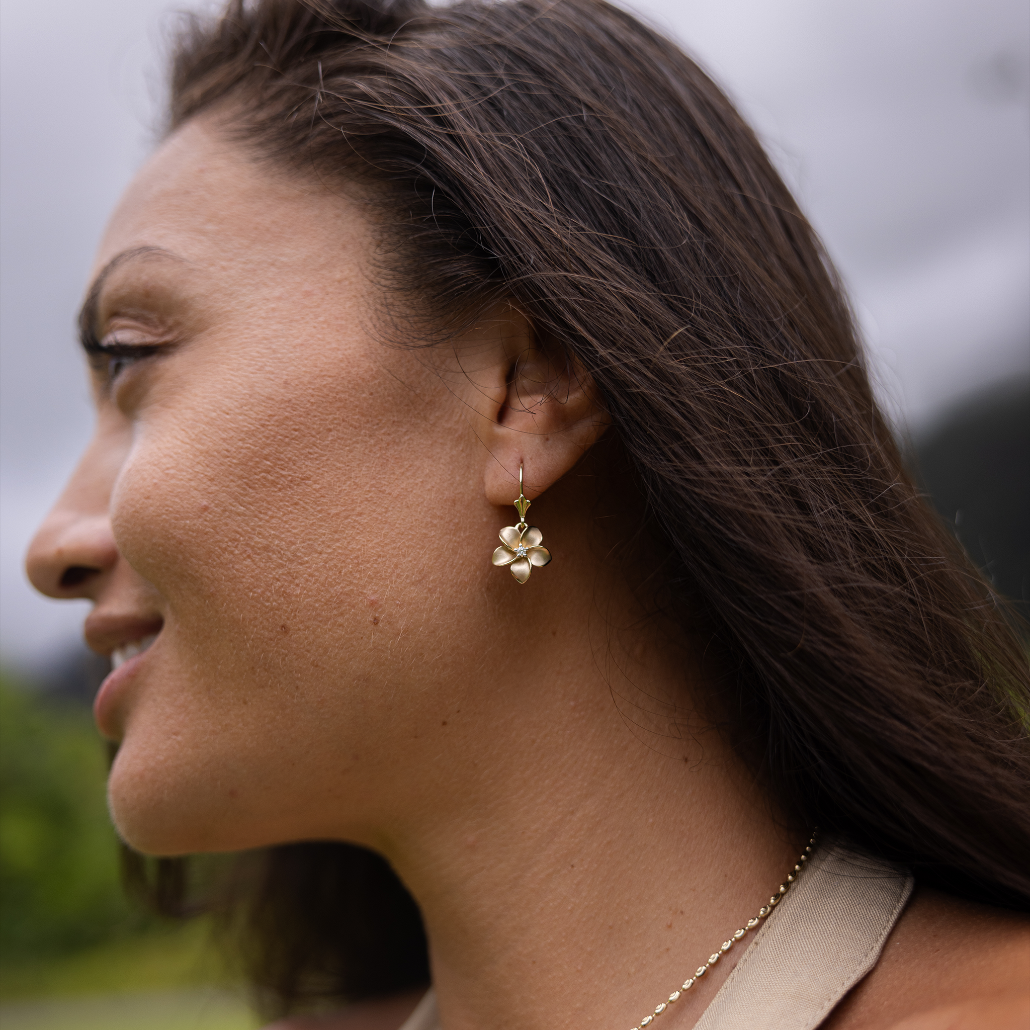 Plumeria Earrings in Gold with Diamonds - 13mm