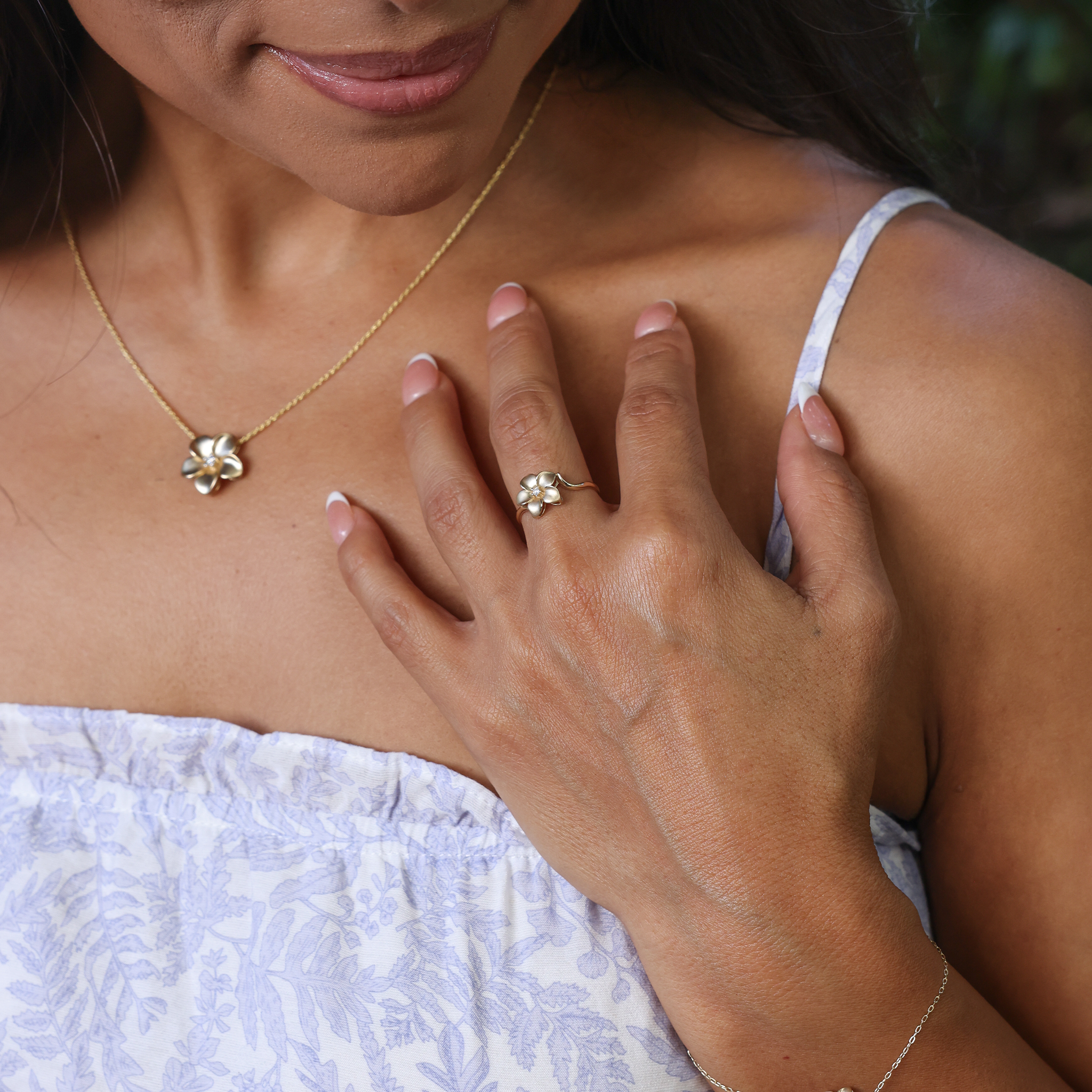 Anneau de plumeria en or avec du diamant - 11 mm