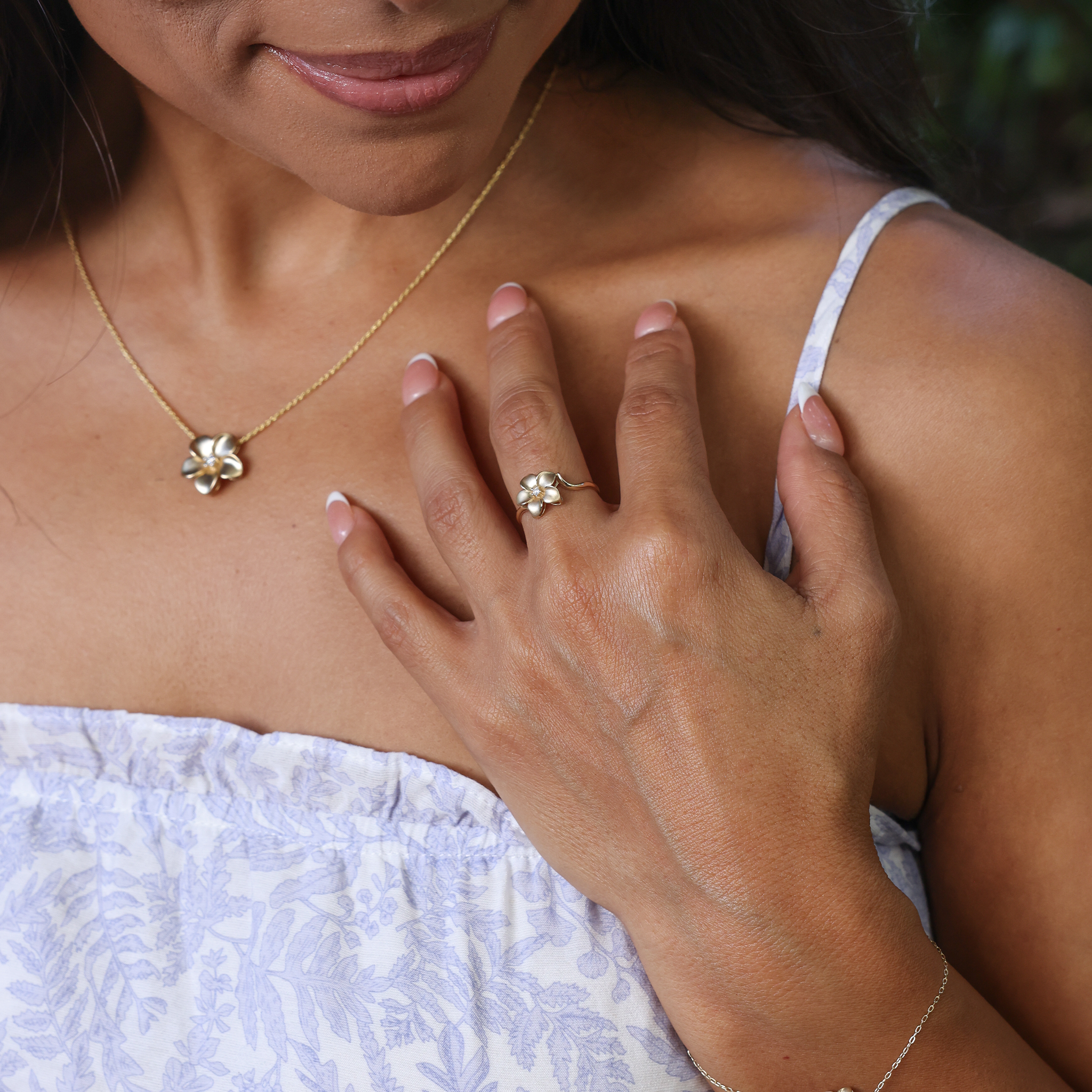 Plumeria Ring in Gold with Diamond - 11mm