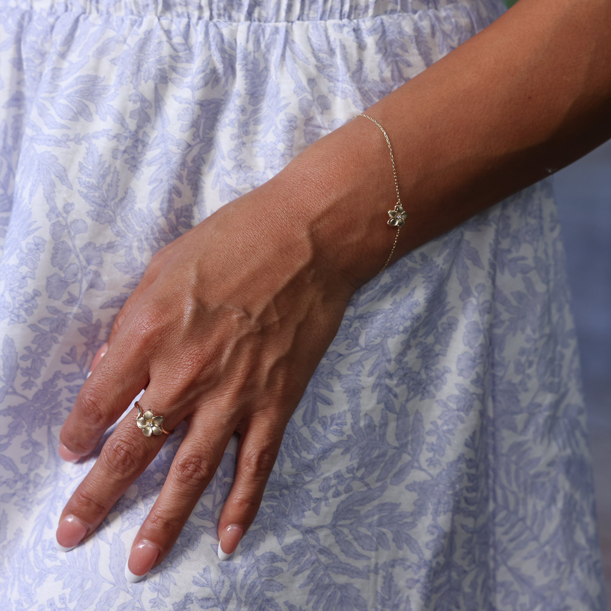 Plumeria Ring in Gold with Diamond - 11mm