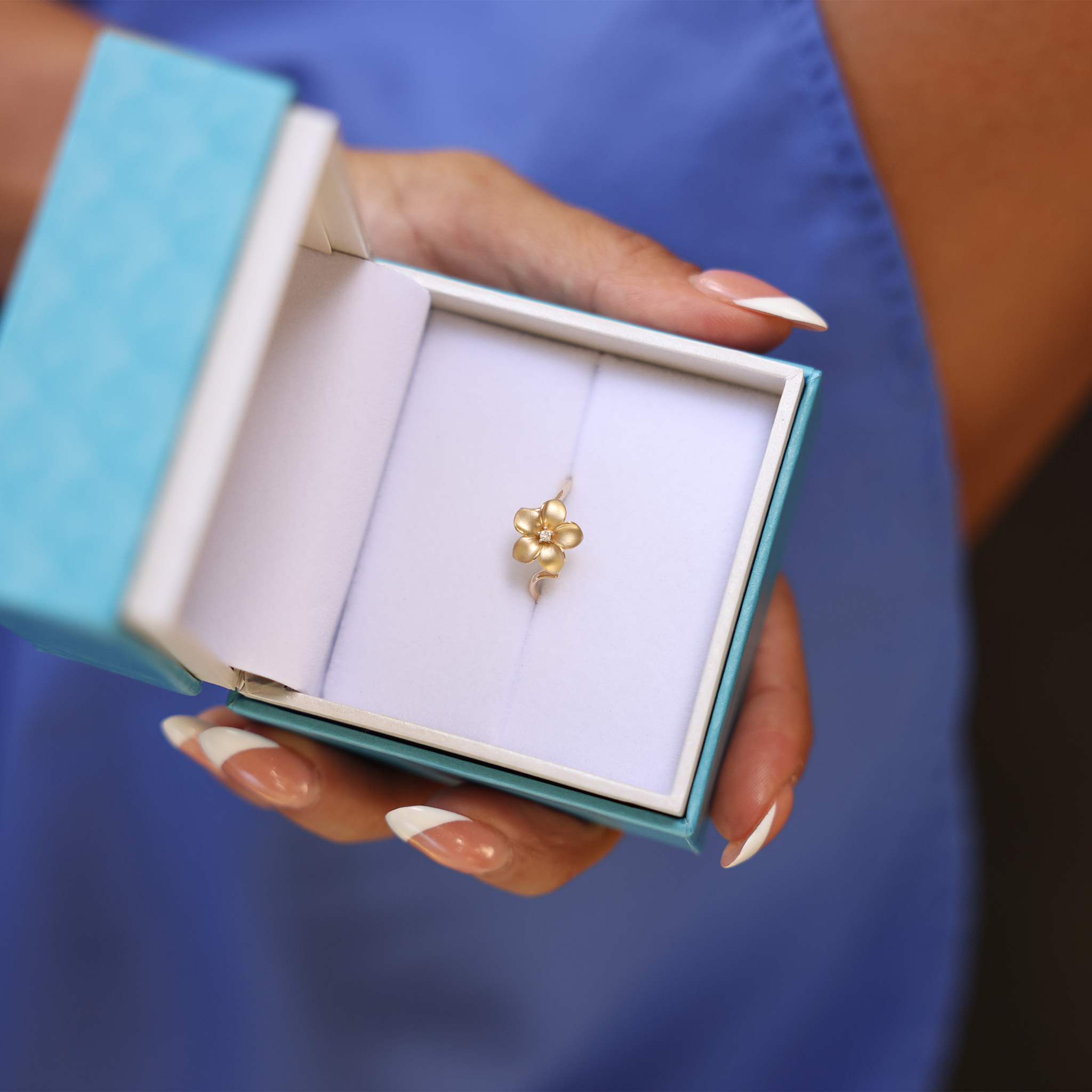Anneau de plumeria en or avec du diamant - 11 mm