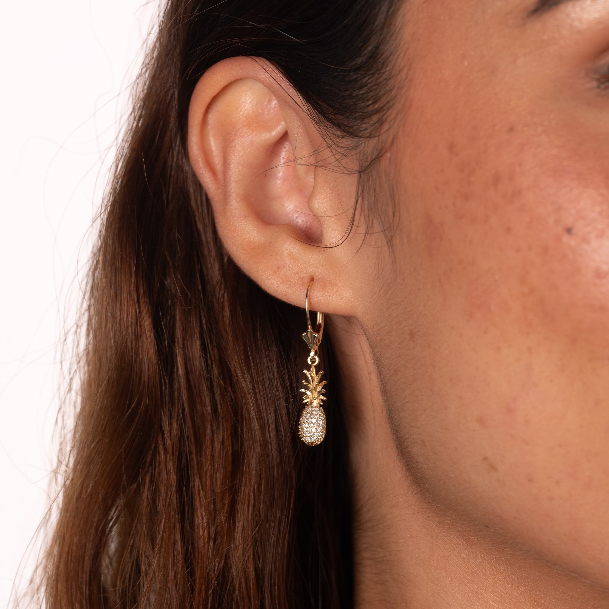 Boucles d'oreilles à l'ananas en or avec des diamants