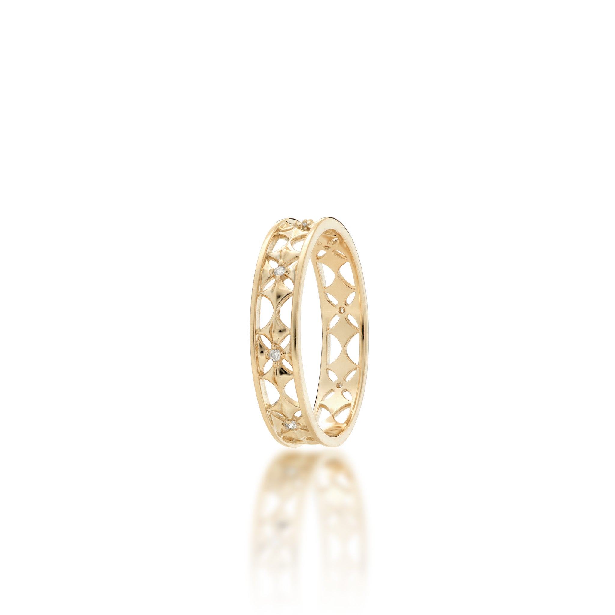 Angle view of the 4.5mm Hawaiian Quilted Star Ring in 14k Yellow Gold with Diamonds on a White Background